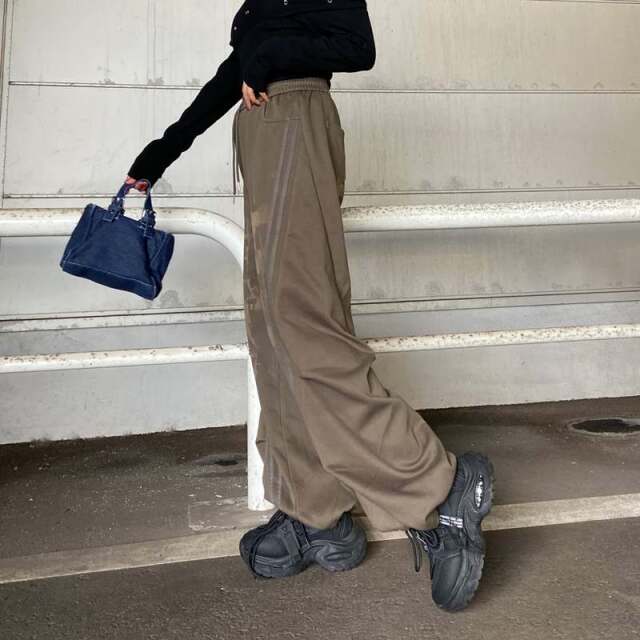 ブリーチラインロゴカットワイドパンツ