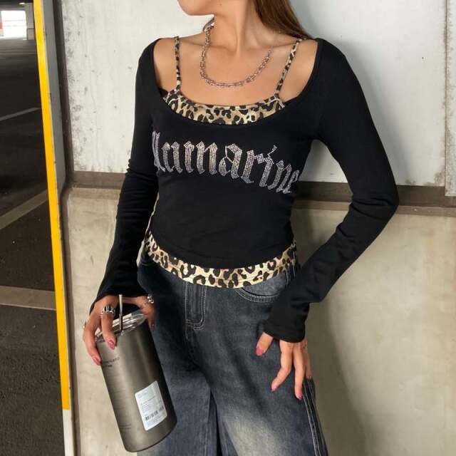ストーンロゴヒョウアンサンブル風トップス
