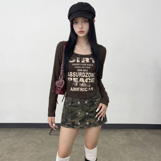 スタッズロゴTシャツ