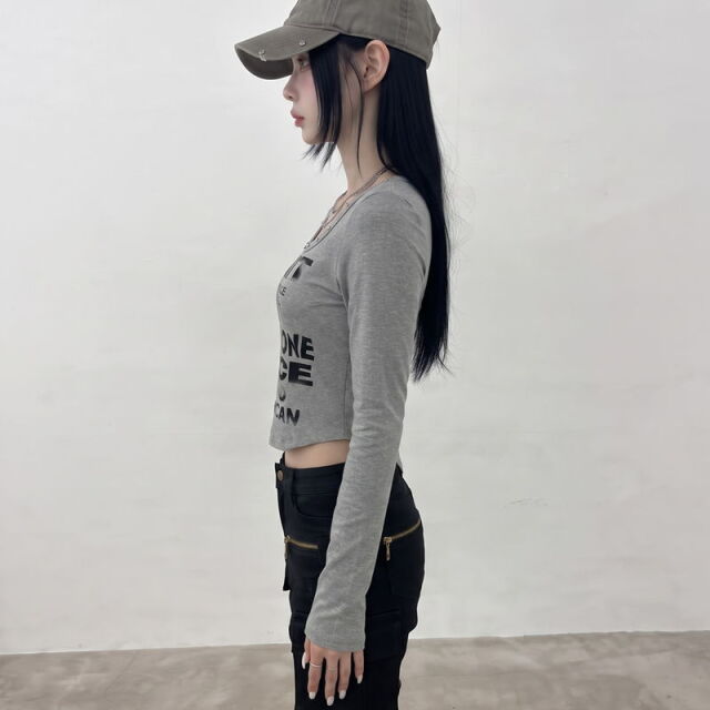 スタッズロゴTシャツ