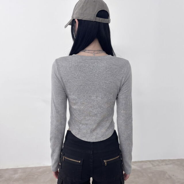 スタッズロゴTシャツ