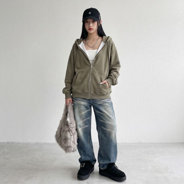 バックロゴZIPパーカー