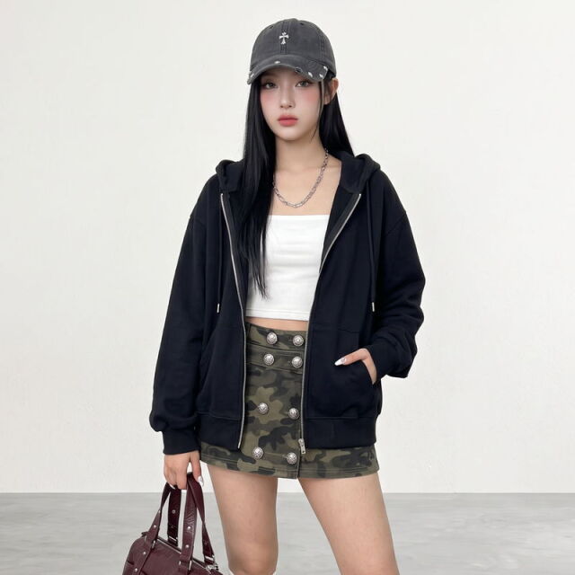 バックロゴZIPパーカー