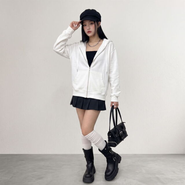バックロゴZIPパーカー