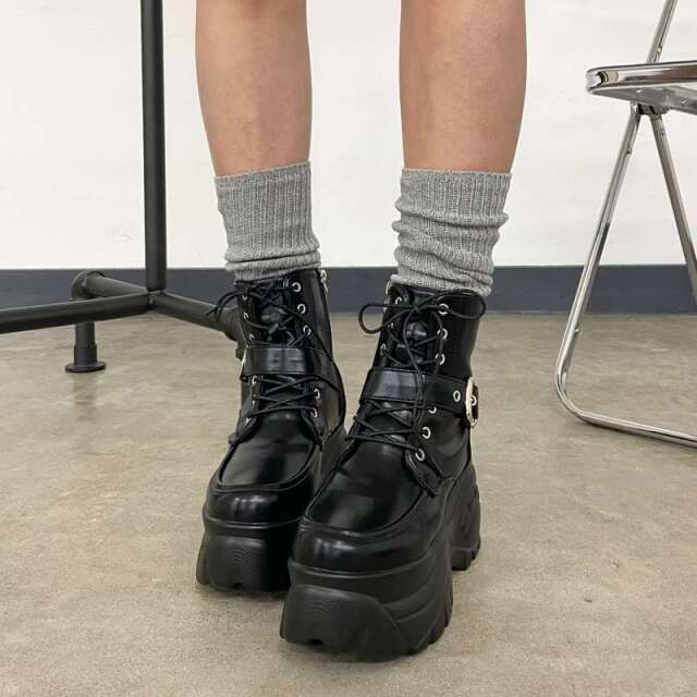 厚底レースアップブーツ