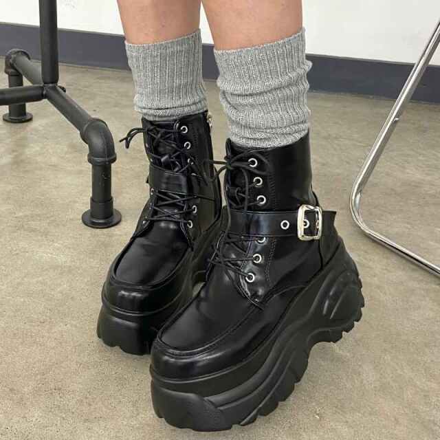 厚底レースアップブーツ