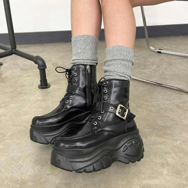 厚底レースアップブーツ