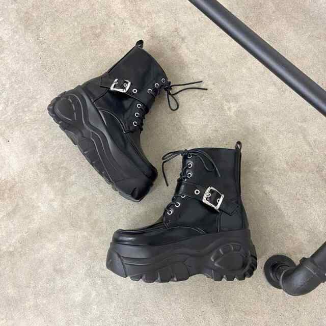 厚底レースアップブーツ