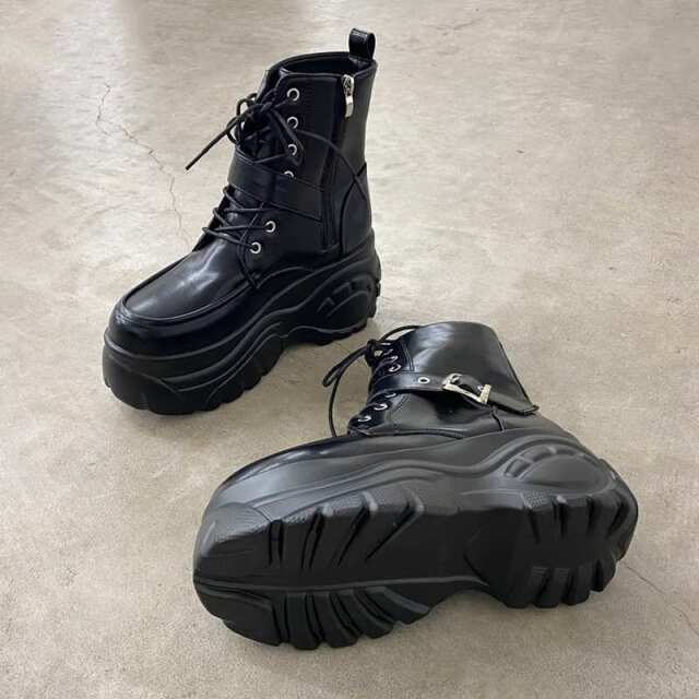 厚底レースアップブーツ