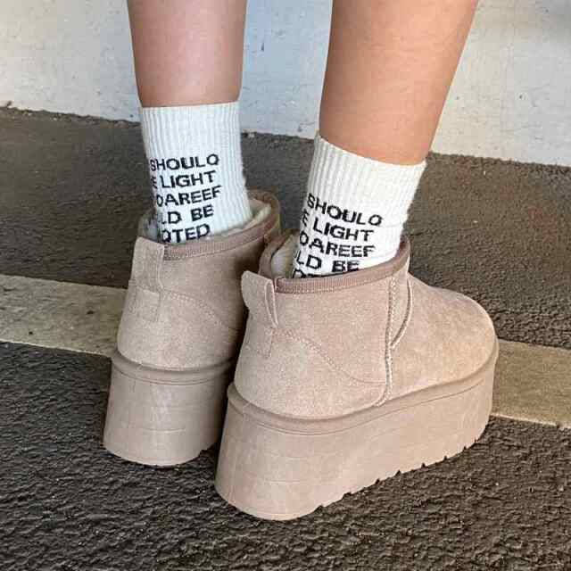 フェイクムートンブーツ