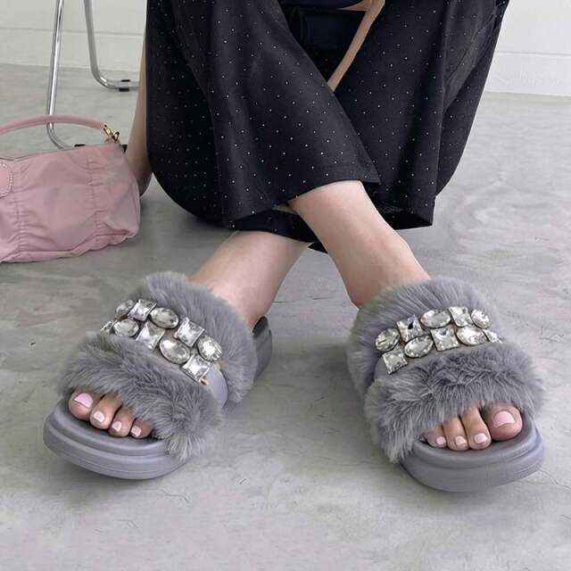 ビジュファーサンダル