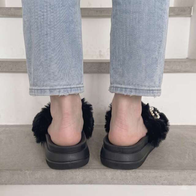 チェーンファーサンダル