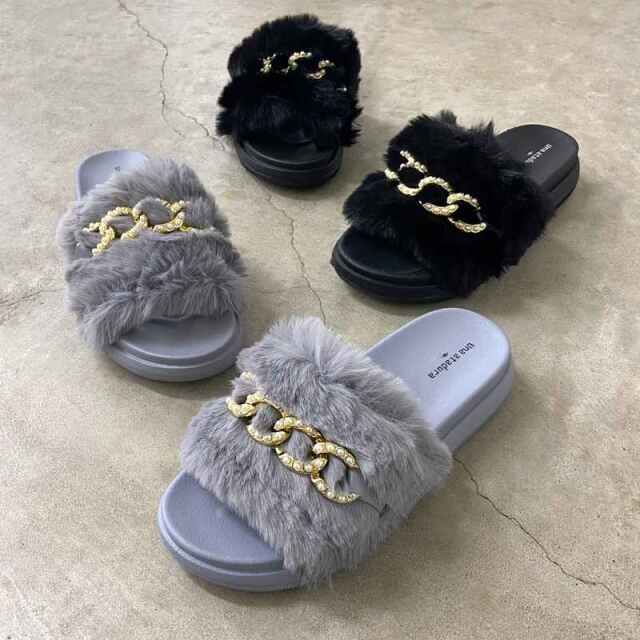チェーンファーサンダル
