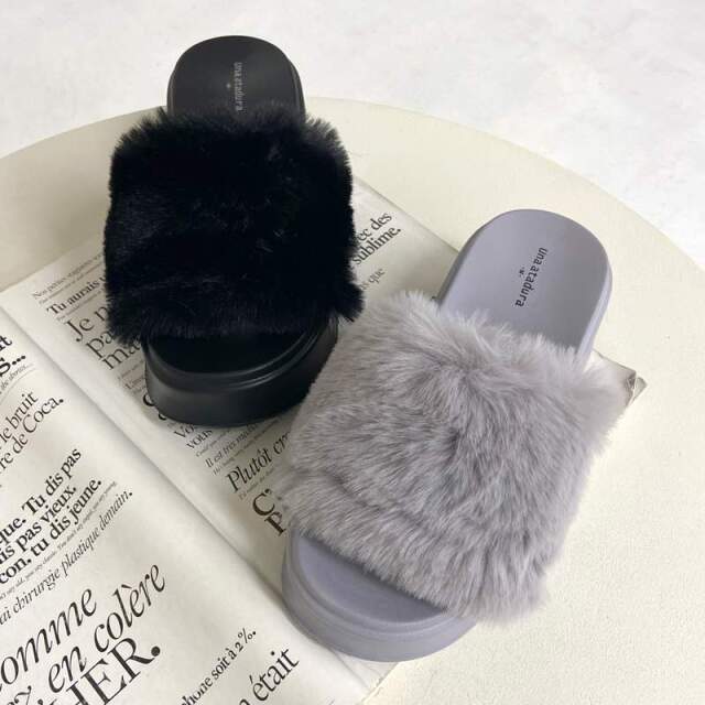 厚底ファーサンダル