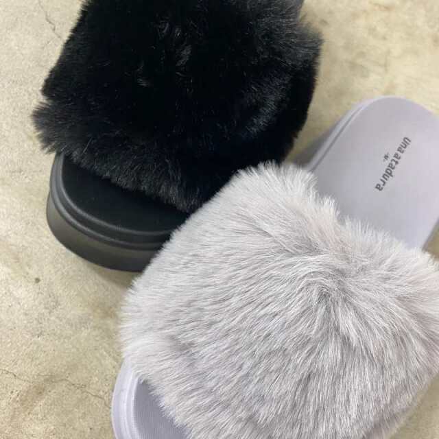 厚底ファーサンダル