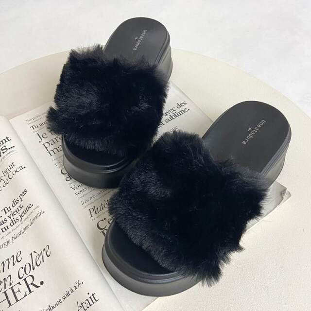 厚底ファーサンダル