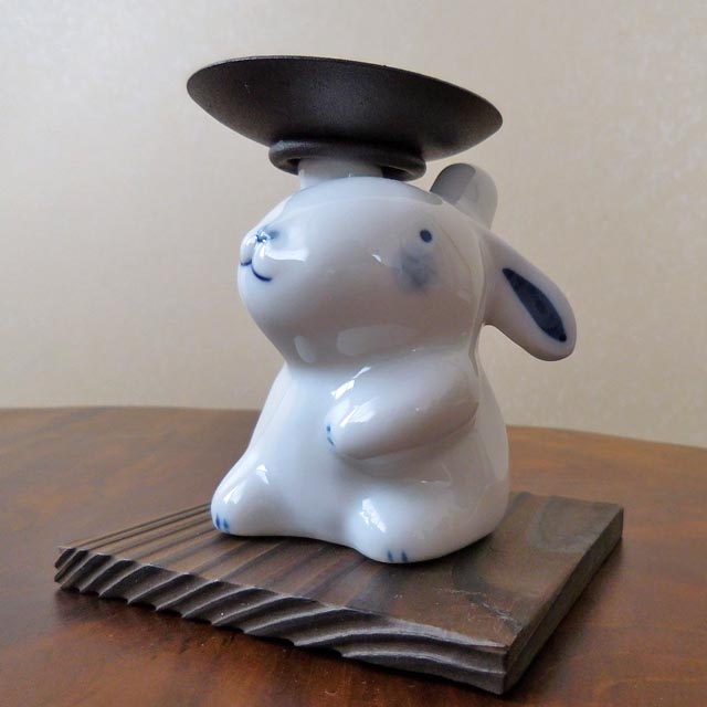 94うさぎ燭台1