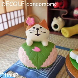 DECOLE　デコレ　コンコンブル　桜餅包みにゃんこ　ミニチュア　マスコット　Mini cat