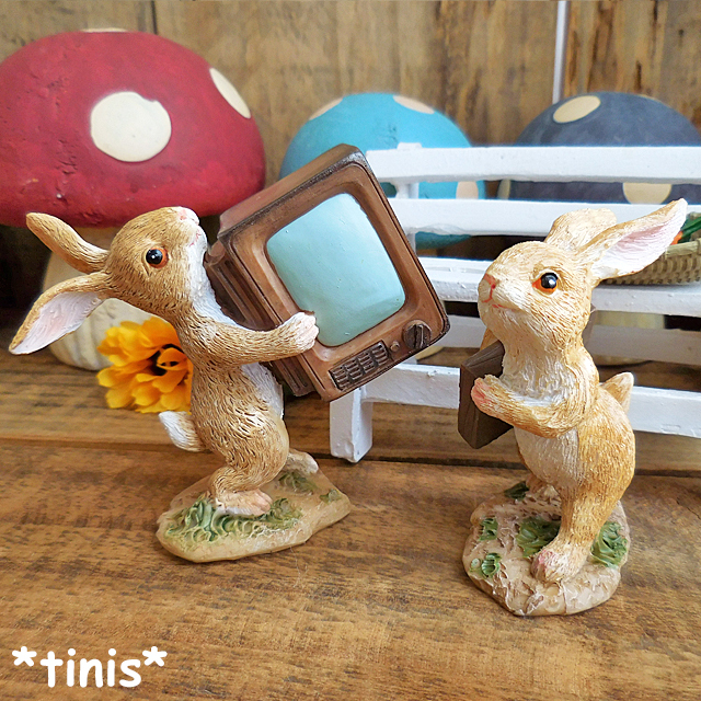 テレビ抱え ウサギ 兎 ラビット 置物 ミニチュア オブジェ Rabbit