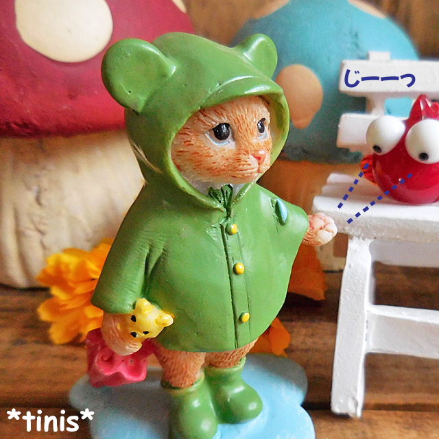 猫 レインコート 雨の日 傘 置物 ミニチュア オブジェ cat