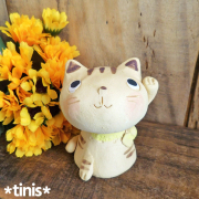 赤ちゃん猫　黄　招き猫　縁起物　置物　陶器製　作舎　クラフトマンハウス　Lucky Cat Kitten Maneki Neko