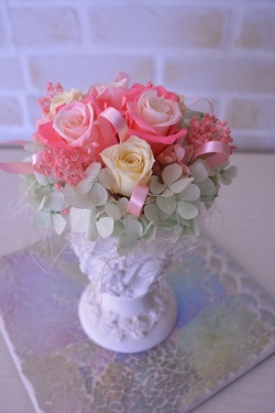 ヨーロピアンポット　パステルピンクバラプリザ