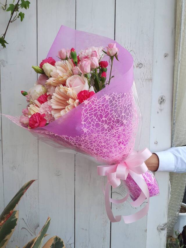 ピンクのグラデーション花束