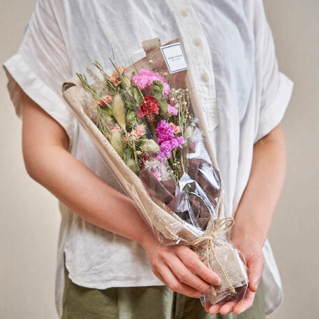 国産ドライフラワーのエコバッグブーケ ピンク イエロー パープル