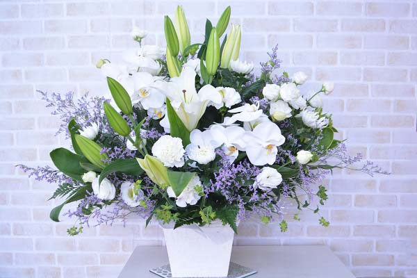 ユリ 胡蝶蘭白系アレンジ 仏花 枕花 供花