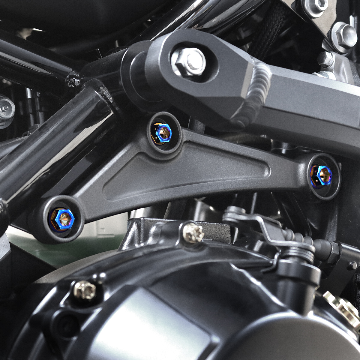 Z900RS 64チタン リアエンジンマウント用 ボルトセット 焼きチタンカラー BS0039 【メール便可】