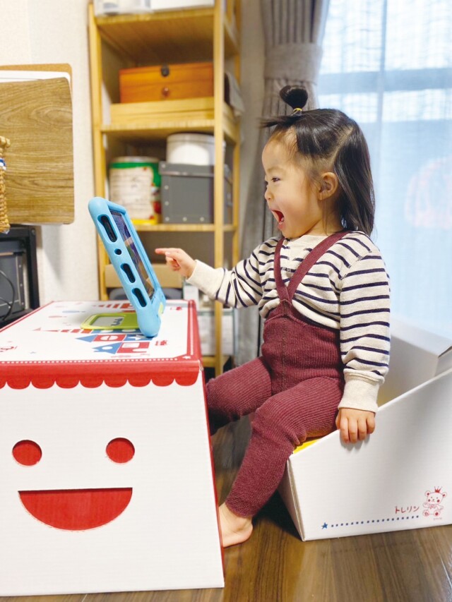 乳児教育】0才からの知育机「ベビーチェア・デスク」｜ダンボール家具