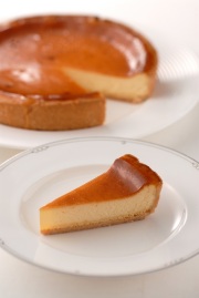 チーズケーキ　プレーン　（6号18cm）冷凍【木箱入り】