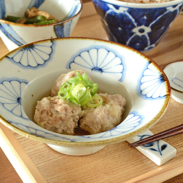 和食器・砥部焼　菊文の縁付鉢(5寸)
