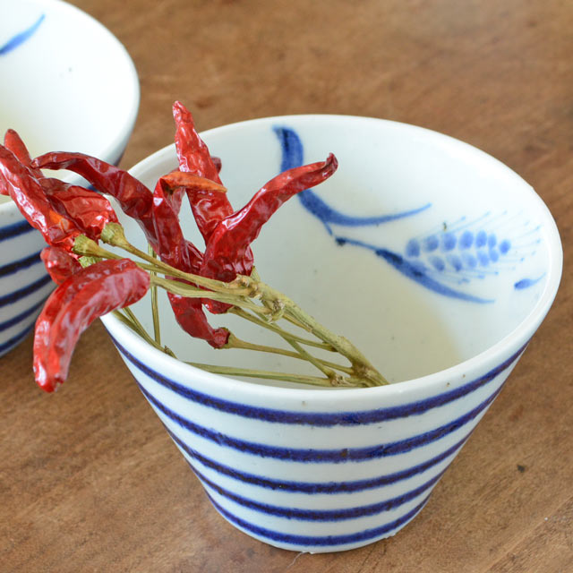 和食器・砥部焼　麦と独楽の小鉢(大)