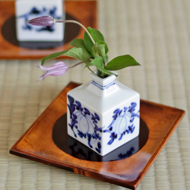 【砥部焼 梅山窯】風船花のミニ角花瓶(小)