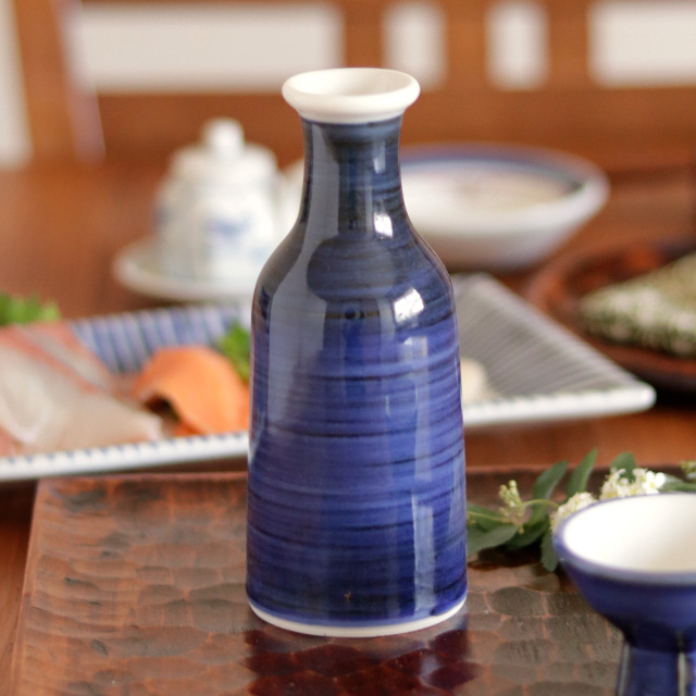 【砥部焼 梅山窯】藍色の筒徳利(小)