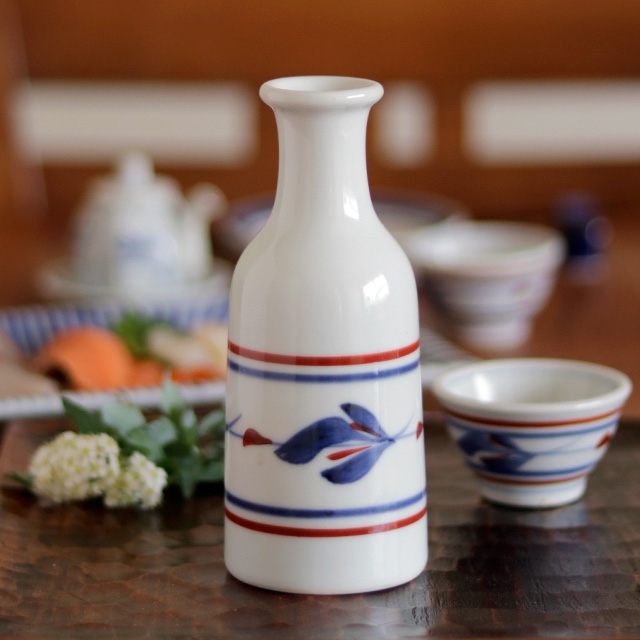 【砥部焼 梅山窯】みつ葉の筒徳利(小)