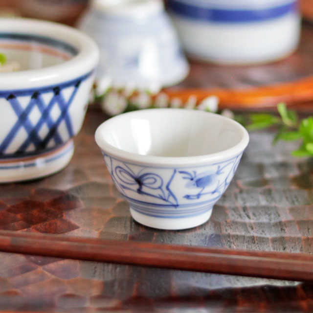 【砥部焼 梅山窯】なずなの丸盃