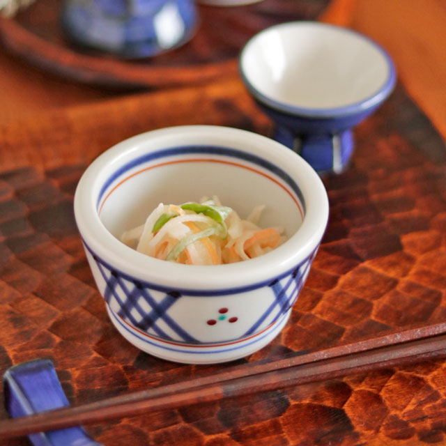 砥部焼の和食器 梅山窯の小鉢 【砥部工房 からくさ】