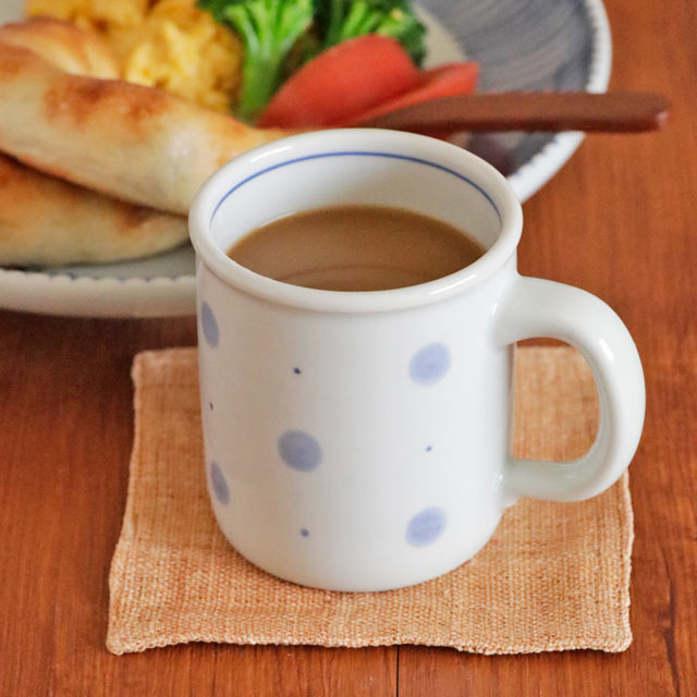 【砥部焼 梅山窯】水玉ドットの切立マグカップ