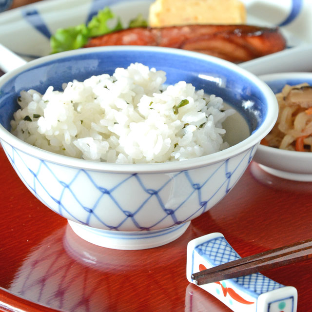 和食器・砥部焼　網目の反茶碗(3.6寸)