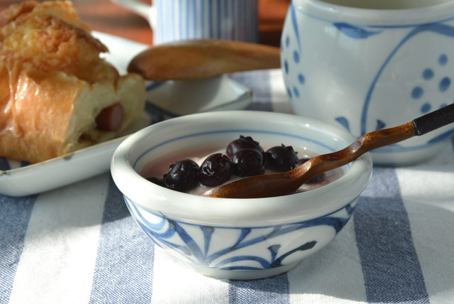 和食器・砥部焼　外からくさの玉ぶち鉢(3寸)