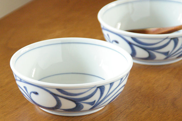 砥部焼の和食器 梅山窯の中鉢 【砥部工房 からくさ】