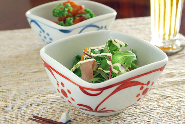 和食器・砥部焼　赤太陽の四方曲鉢(4寸)