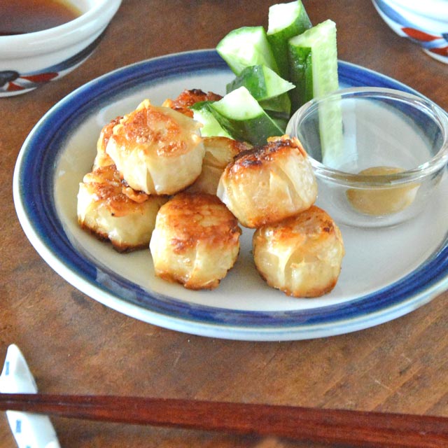 和食器・砥部焼　ふち藍色の縁付皿(5.5寸)