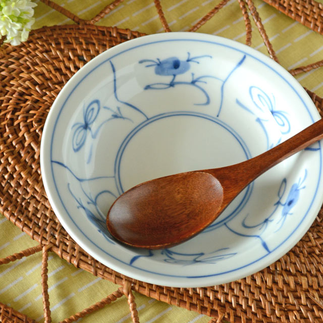 和食器・砥部焼　なずなの縁付深皿(5寸)