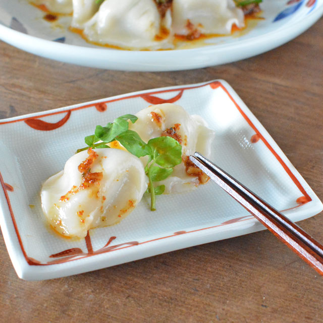 和食器・砥部焼　赤太陽の角皿(4.6寸)