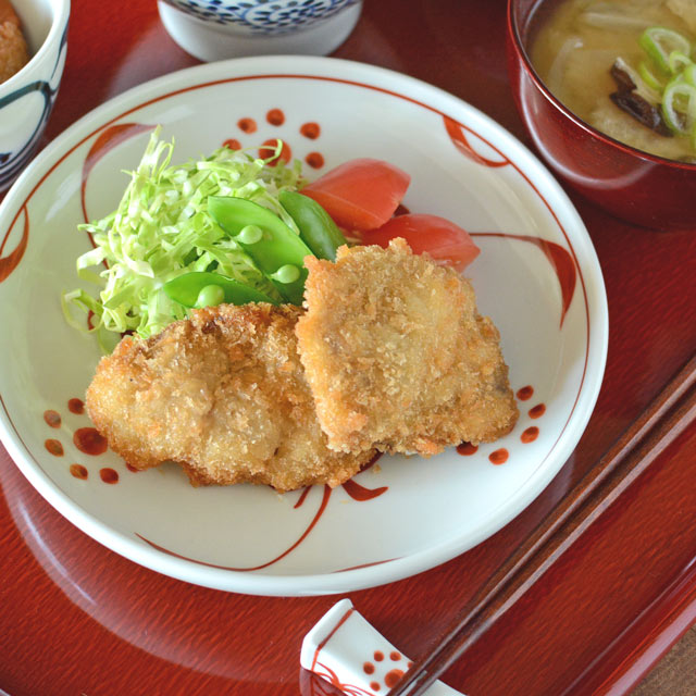 和食器・砥部焼　赤太陽の切立丸皿(６寸)