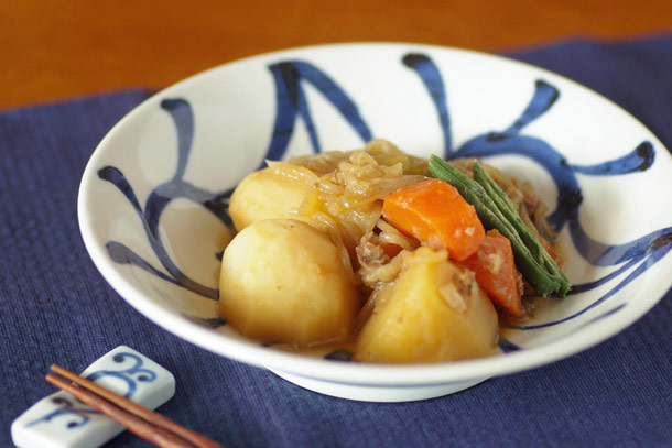 和食器・砥部焼　みつからくさの反鉢(6寸)