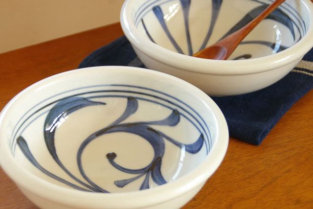 【砥部焼 梅山窯】内からくさの玉ぶち鉢(6寸)○